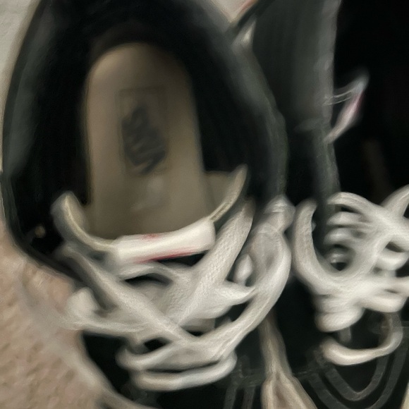 Old skool hi top vans
🦶 - Picture 5 of 6